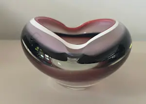 Niet of onleesbaar gesigneerd - Murano - Sommerso paars, roze en witte asbak met rode rand kopen? Bied vanaf 1!