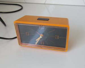 Curiosa - Siemens vintage oranje-gele wekker model MU 15 10 kopen? Bied vanaf 1!