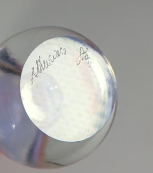 Niet of onleesbaar gesigneerd - Glas, Zoenend paar kopen? Bied vanaf 10!