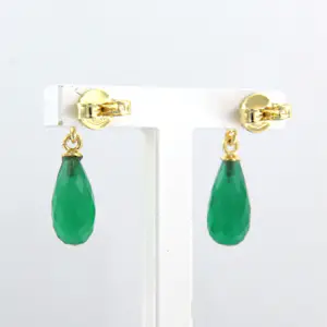 18k gouden oorhangers met groene chalcedoon en briljant geslepen diamant kopen? Bied vanaf 500!