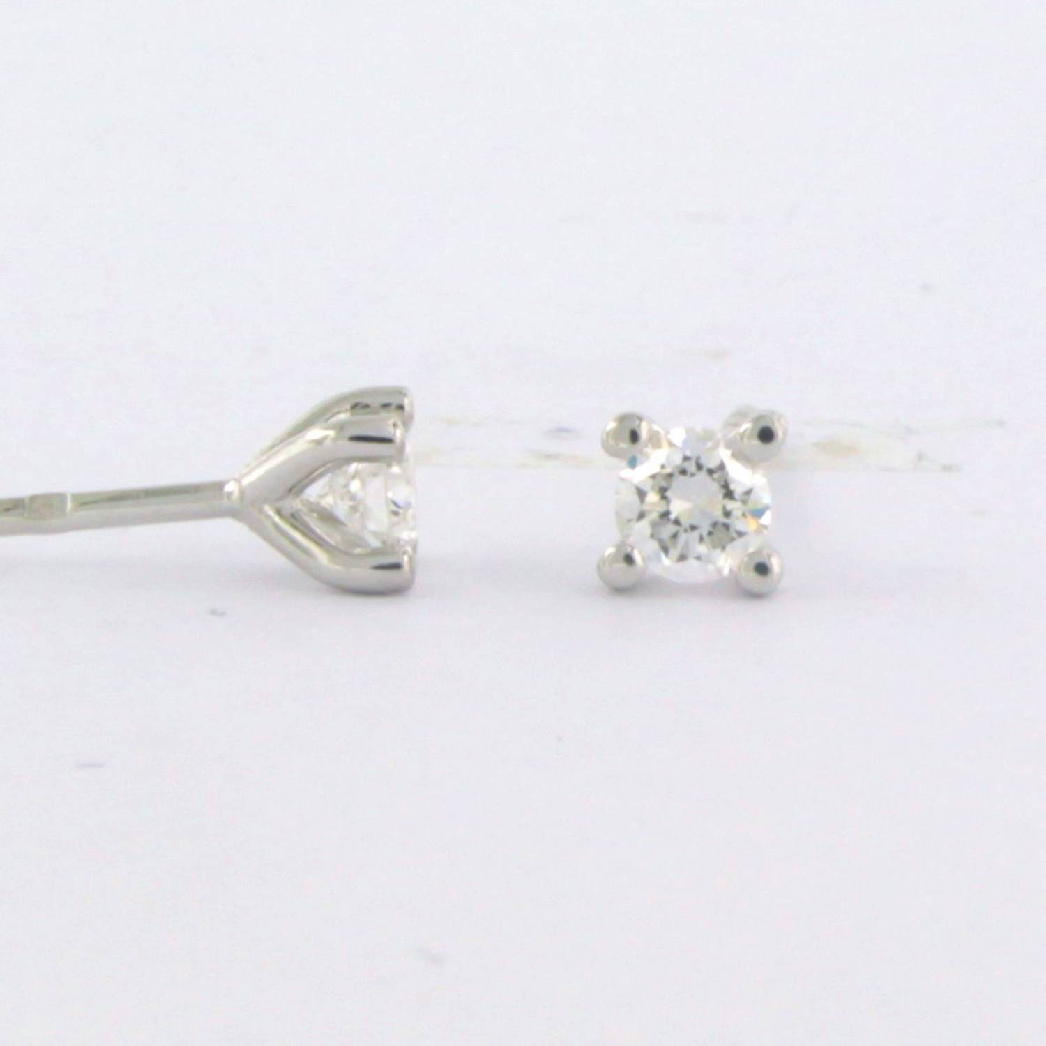 18k witgouden solitair oorknoppen met briljant geslepen diamant tot.0.20ct kopen? Bied vanaf 310!