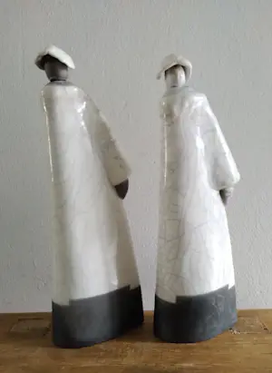 Niet of onleesbaar gesigneerd - 2 abstracte sculpturen, keramiek kopen? Bied vanaf 1!