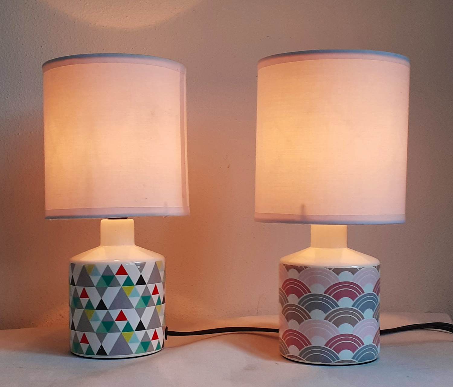 Niet of onleesbaar gesigneerd - Twee Seylumiere lampen met jaren 50 design kopen? Bied vanaf 10!