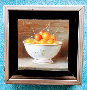 L. Javier Cornejo - Kersen in schaal kopen? Bied vanaf 60!