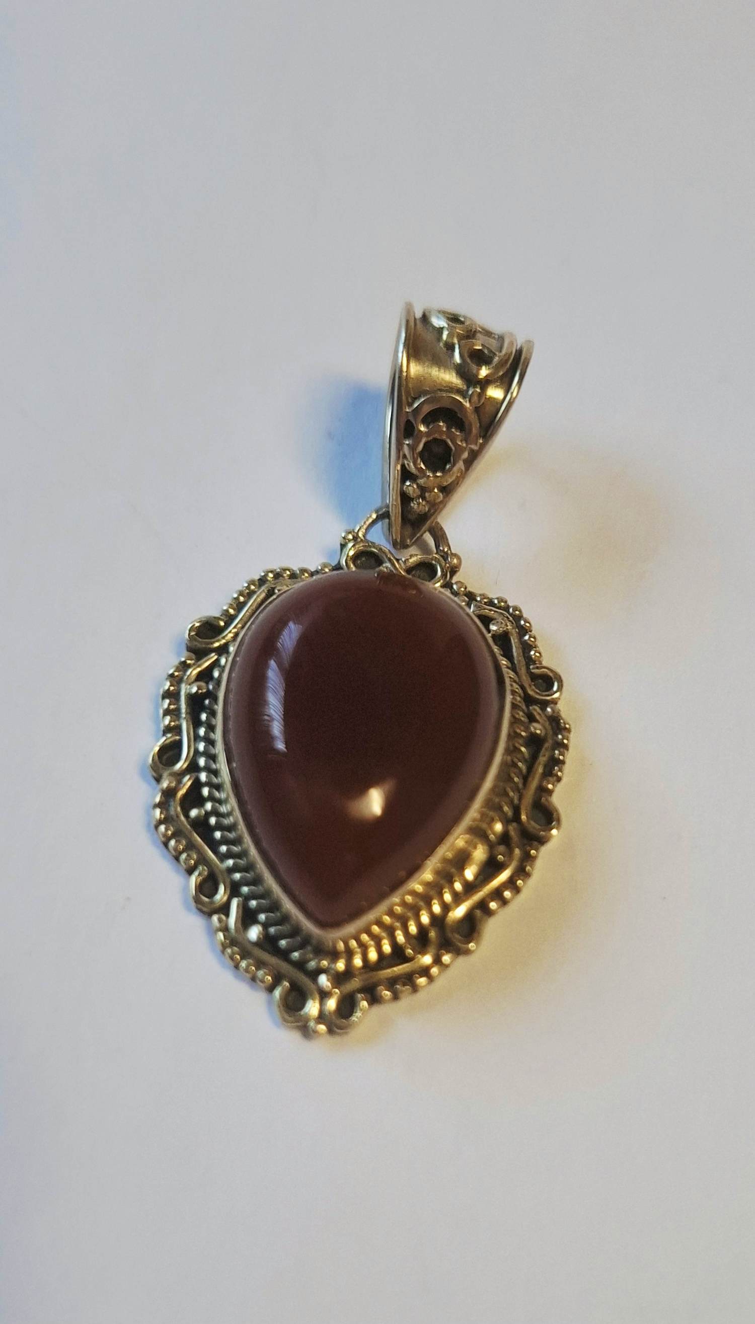 handgemaakte hanger van 925 zilver, gezet met echte edelsteen: carneool. verkocht voor € 45!