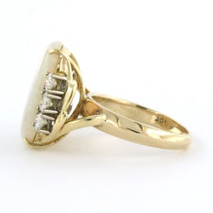BWG gele ring bezet met opaal en briljant geslepen diamanten tot. 0.50ct kopen? Bied vanaf 280!