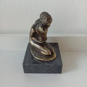 Corry Ammerlaan - Beeldje op marmeren voet, moeder en kind / Artihove kopen? Bied vanaf 1!