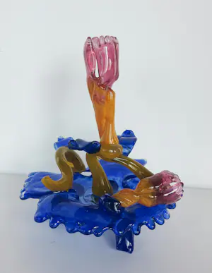 Bernard Heesen - / de Oude Horn, Glasobject, glazen blauwe schaal met tulpen kopen? Bied vanaf 250!