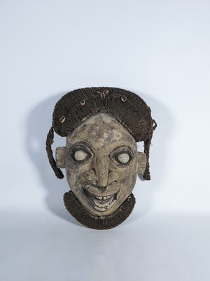 Kameroen - Houten Masker met vlechten kopen? Bied vanaf 1!
