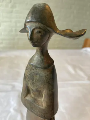 Brons (Onbekend) - Bronzen beeldje van een non, modernistisch abstract kopen? Bied vanaf 50!