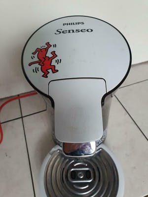 Keith Haring - Senseo apparaat + 2 glazen met illustraties van Haring kopen? Bied vanaf 60!