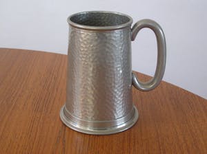 Curiosa - Hand gehamerde Engelse tinnen bierkruik - London Pride Pewter kopen? Bied vanaf 1!