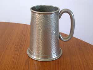 Hand gehamerde Engelse tinnen bierkruik - London Pride Pewter verkocht voor € 1!