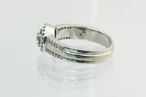 53 - 18 karaat wit gouden ring met diamant gezet met ca 0.40 crt briljant kopen? Bied vanaf 430!