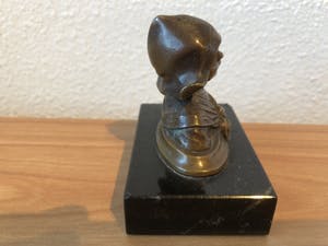 Julius Schmidt- Felling - Prachtige gesigneerd borstbeeldje van vrouw met muts. kopen? Bied vanaf 85!