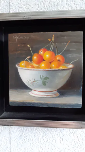 L. Javier Cornejo - Kersen in schaal kopen? Bied vanaf 60!