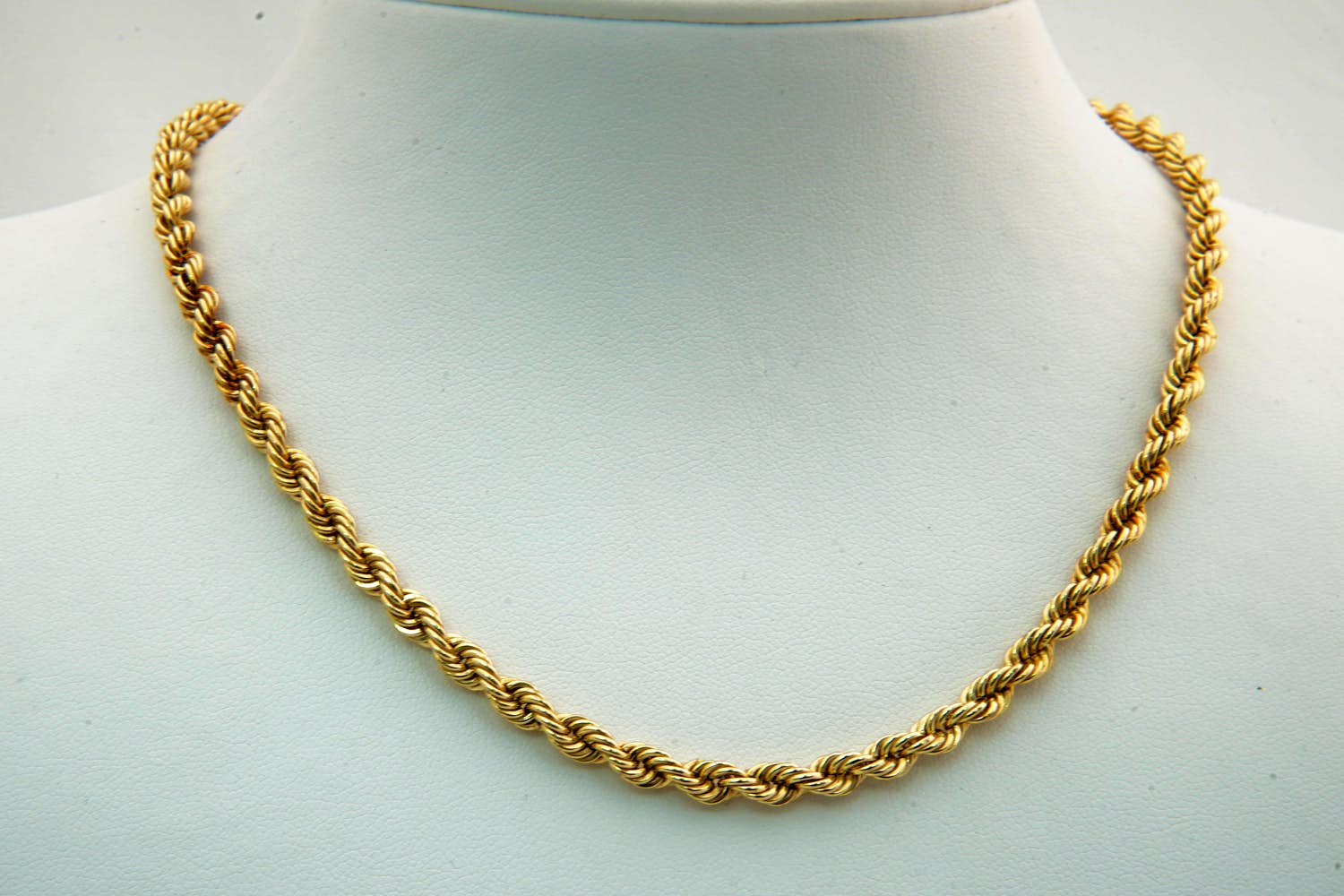 77 - Elegant 14 karaat geel gouden "koord" collier - klein model kopen? Bied vanaf 415!