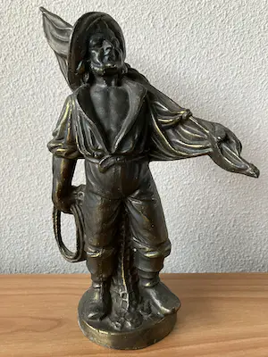 Brons (Onbekend) - Oud zwaar beonzen beeld van een visser met zijn netten. kaufen? Bieten Sie von 35!