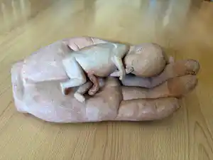 AcheterMarion Askjaer-Veld - Hand met foetus? Enchérissez de 500!