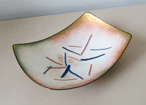Modernistische koperen Kunst Emaille schaal - JE Kunst Email verkocht voor € 1!