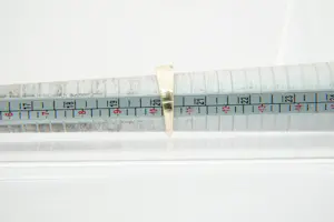 33- Apart vormgegeven 9 Krt gouden fantasie ring met 0.10ct diamant kopen? Bied vanaf 140!