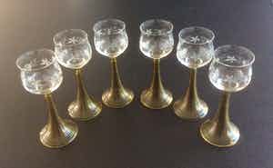 Niet of onleesbaar gesigneerd - Zes kristallen rijnwijnroemers verkocht voor € 1!