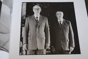 Nicholas Sinclair - Gesign. boek met 48 foto's Britse kunstenaars: Gilbert&George-R.Hamilton-e.v.a kopen? Bied vanaf 30!