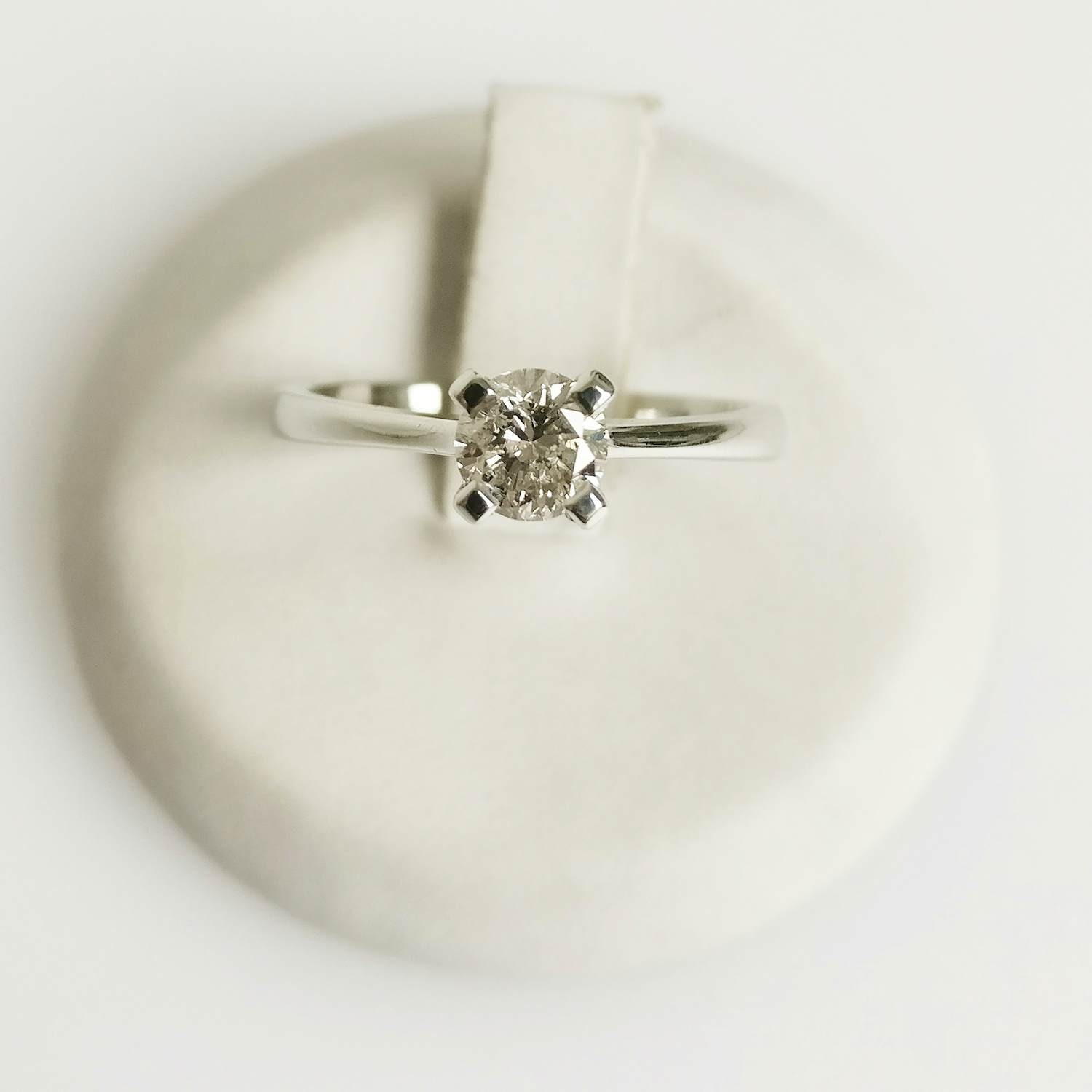 Solitaire diamanten ring kopen? Bied vanaf 700!