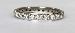 Acheter18 kt witgouden alliance ring met diamanten ca 0,70 crt? Enchérissez de 750!
