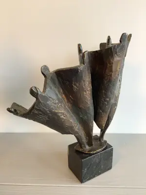 Bernadette Leijdekkers - Sculptuur “ Samen Sterk “. zeldzaam kopen? Bied vanaf 149!