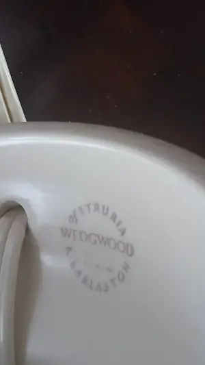 Wedgwood - 1 lampvoet met kap kopen? Bied vanaf 45!