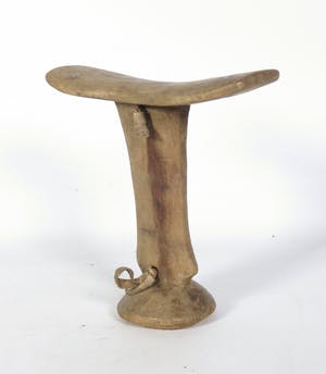 Kenia - Houten hoofdsteun (tevens kruk) met leren draagriem. kopen? Bied vanaf 1!