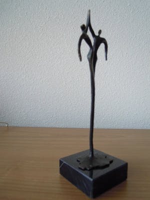 Corry Ammerlaan - Prachtig slank gesigneerd beeldje van 2 mensen. kopen? Bied vanaf 25!