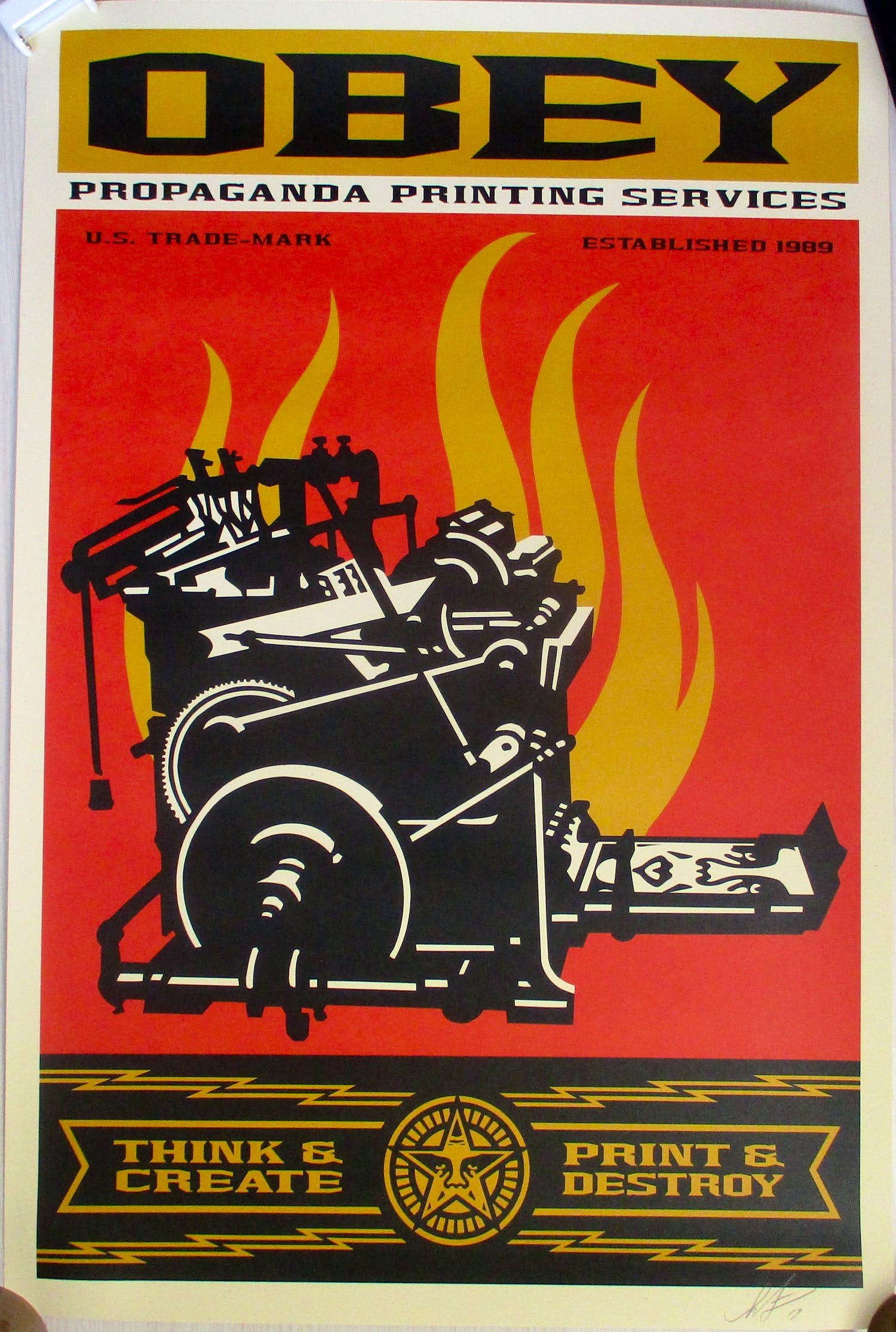 Shepard Fairey - Print and Destroy kopen? Bied vanaf 1!
