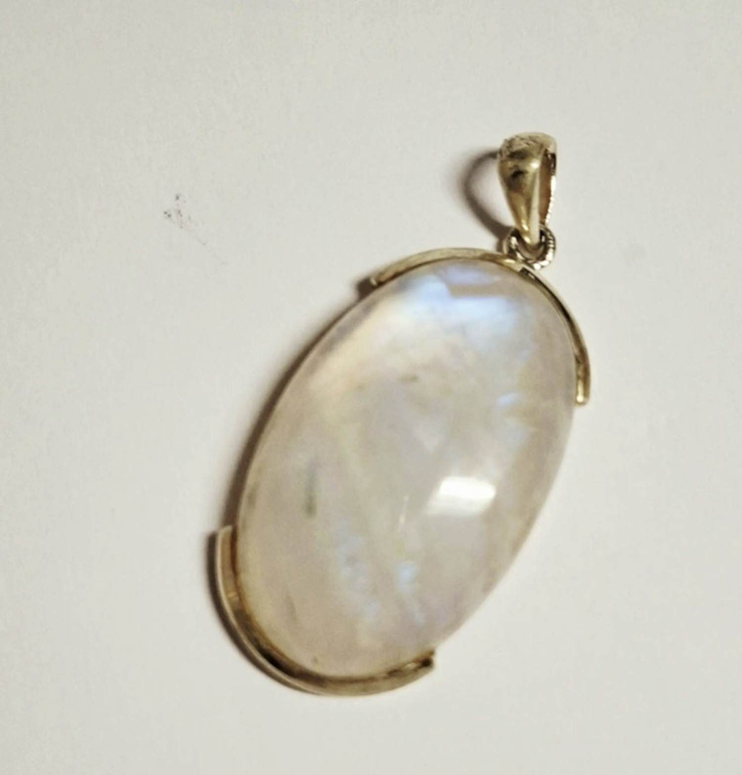 Nieuwe 925 zilveren hanger met prachtige regenboog maansteen kopen? Bied vanaf 70!