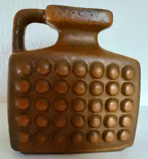 Niet of onleesbaar gesigneerd - VEB Haldensleben 4074 Fat Lava blokvaas. verkocht voor € 1!