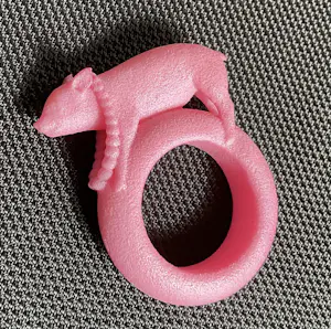 Ted Noten - Design dames Ring roze varkentje, Miss Piggy, kunststof kopen? Bied vanaf 95!