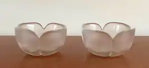 Bjorn Wiinblad - Twee glazen schaaltjes in bloemvorm uitgevoerd voor Rosenthal verkocht voor € 1!