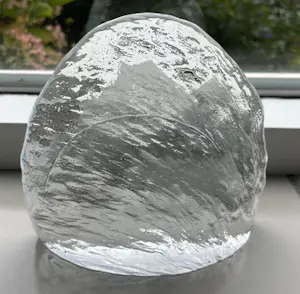 Maleras Sweden - Grote vintage ijsblok glazen object met afbeelding beer en bergen kopen? Bied vanaf 20!