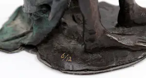 Marianne Houtkamp - Bronzen sculptuur: Vrouw met masker -1990 kopen? Bied vanaf 1000!