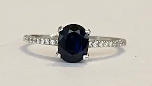 18 Kt. Witgouden Diana Ring met 1,00 Karaat Saffier en Diamanten kopen? Bied vanaf 550!