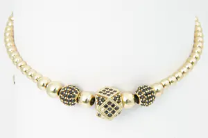 24 - Fijn Oosters gedeeltelijk gouden 14krt dames Armband met zwarte steentjes. kopen? Bied vanaf 190!