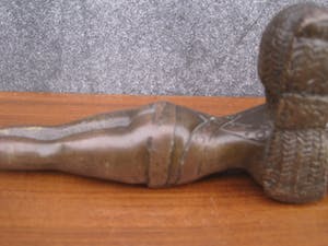 Brons (Onbekend) - Liggende priesteres kopen? Bied vanaf 80!