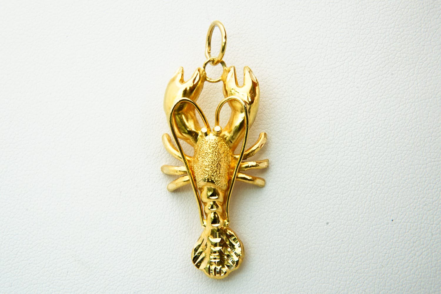 16 - Mooi gedetailleerde massief 18 Krt gouden zodiac sterrenbeeld KREEFT hanger kopen? Bied vanaf 450!