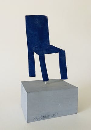 Klaas Gubbels - houten object ‘Blauwe stoel’ kopen? Bied vanaf 395!