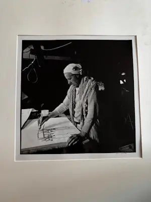 Nico Koster - Nico Koster, foto: Anton Heyboer in zijn atelier, handgesigneerd kopen? Bied vanaf 95!