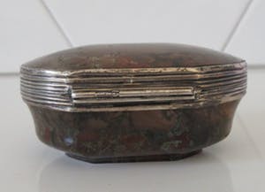 Niet of onleesbaar gesigneerd - Antique Agate Snuffbox with silver frame - Zilver, agate - Duitsland - 1800-1849 kopen? Bied vanaf 1!