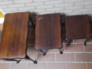 Niet of onleesbaar gesigneerd - 3 bijzettafeltjes in art deco stijl kopen? Bied vanaf 1!