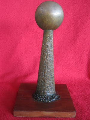 Leo van Oudheusden - Abstracte figuur. kopen? Bied vanaf 95!