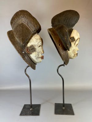 Punu - 2 Old Tribal used African Punu mask with 2 stands - Gabon kopen? Bied vanaf 150!